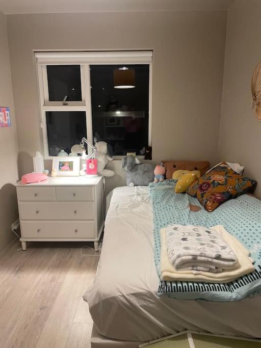 Beautiful Apartment Near Airport Njarthvik 外观 照片